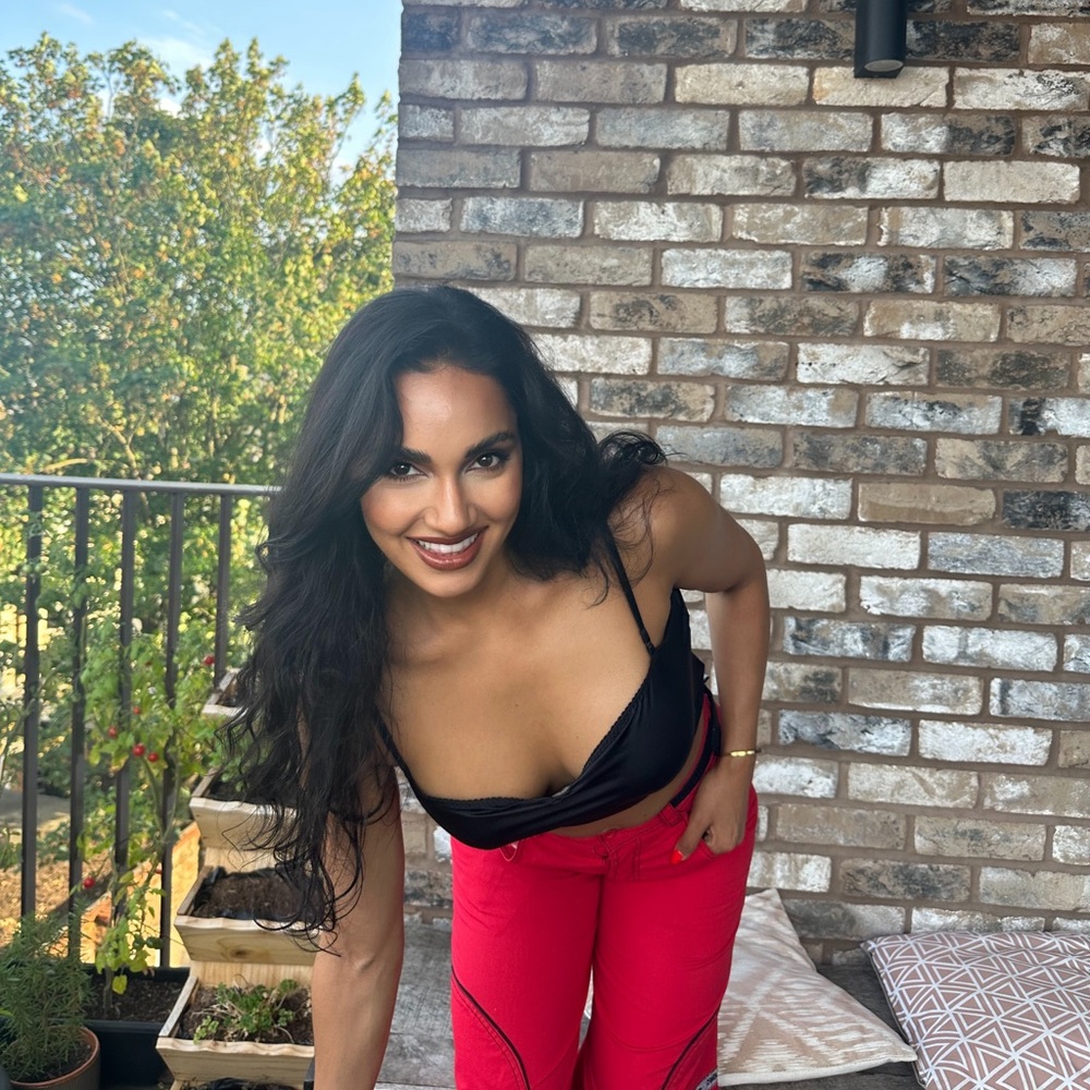 Black Sleeveless Top